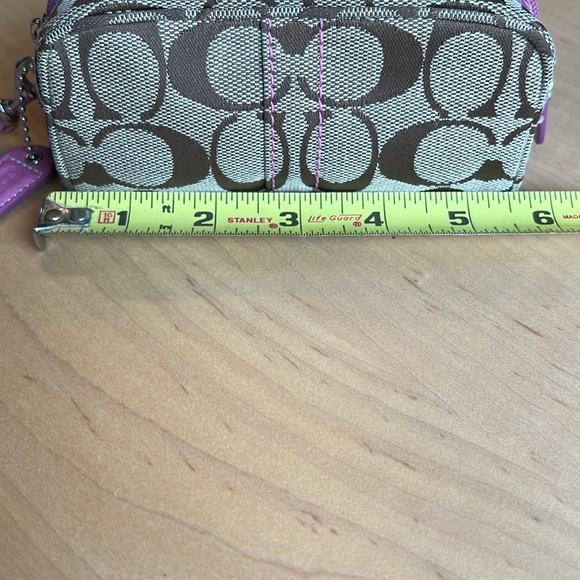 COACH Signature Mini Bag Travel Makeup wristlet - Picture 7 of 9